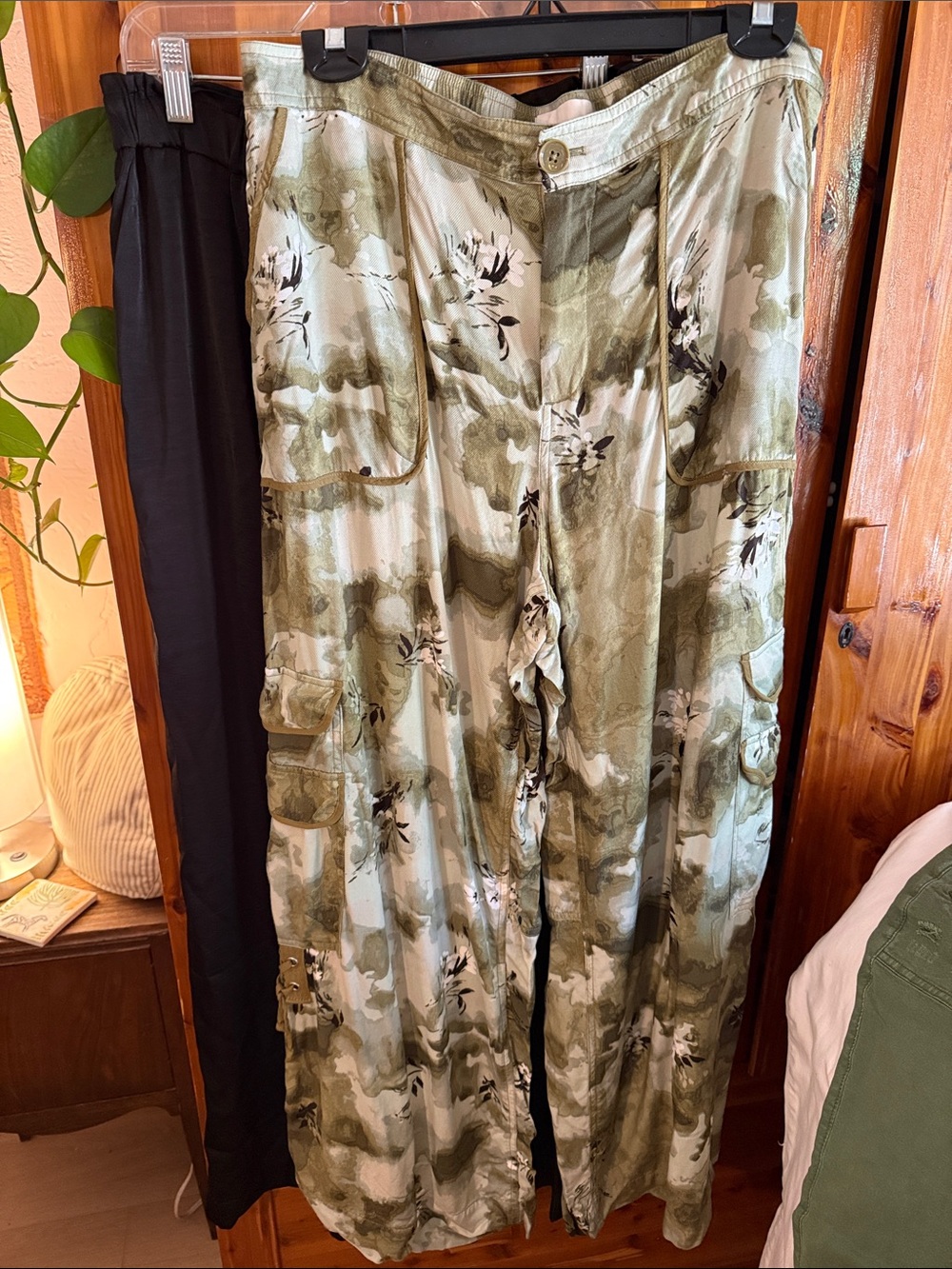 Anthropologie Women's Green Floral Cargo Pants